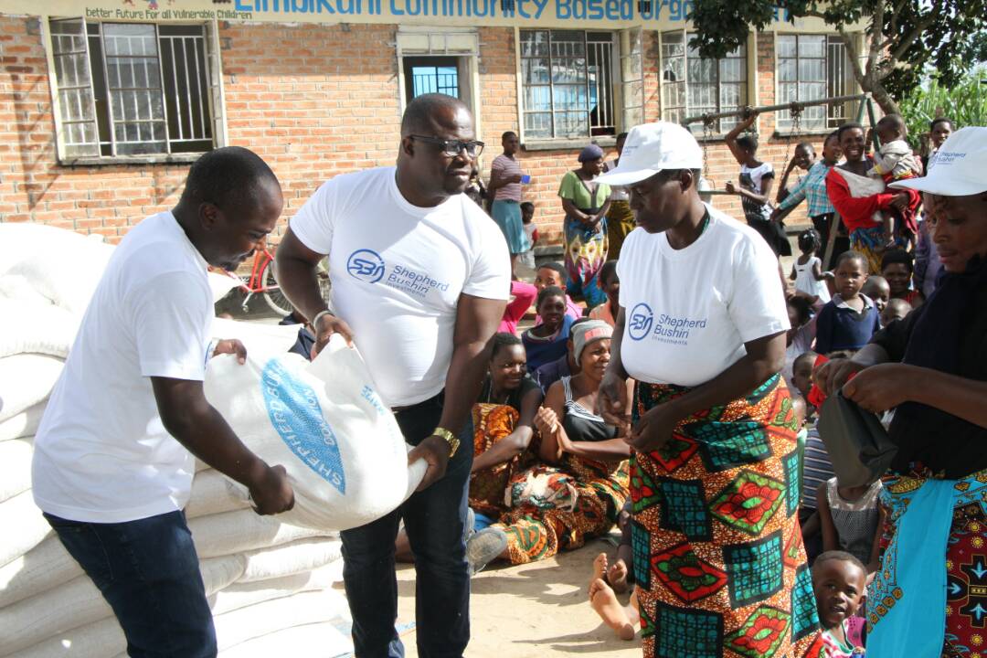 Bushiri feeds Mzuzu children: Donates maize to 4 orphanages - Malawi ...