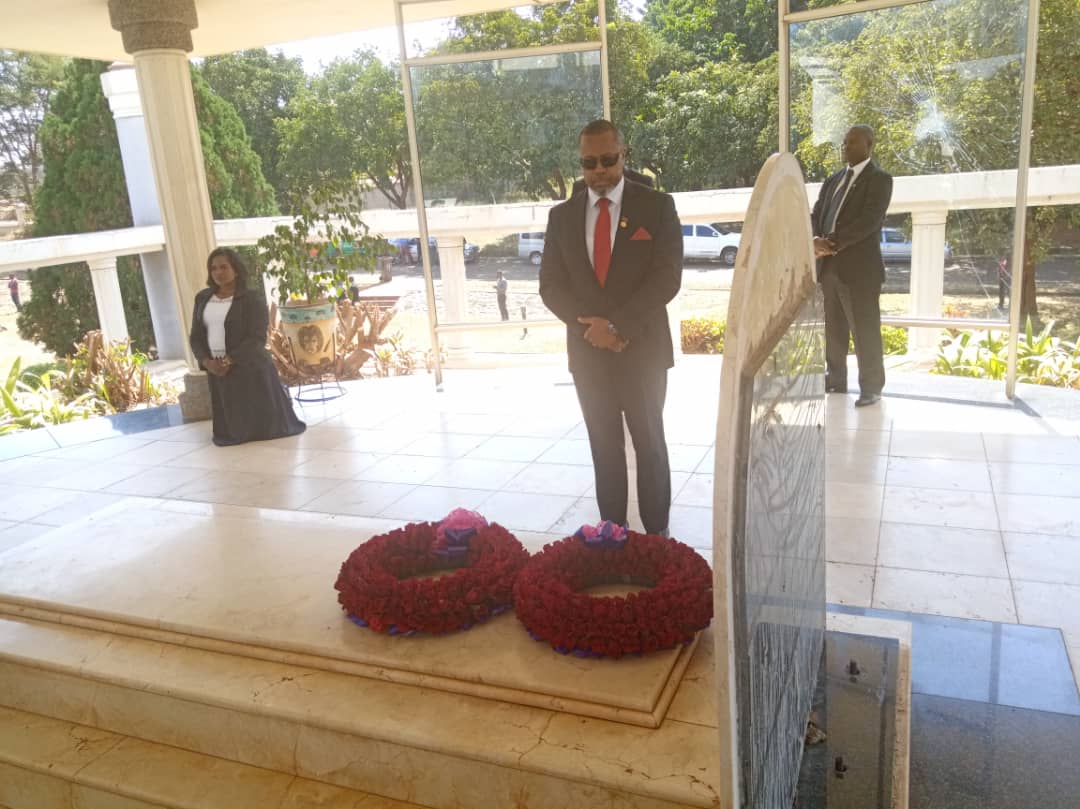 Chilima pays tribute to Kamuzu: Brands Malawi first leader as ‘champion ...