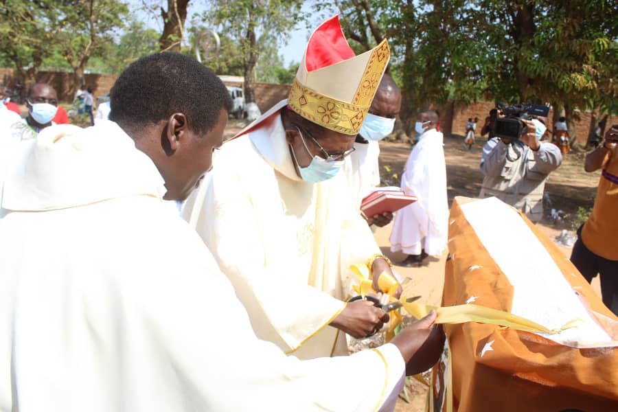 Chilima attends Catholic parish inauguration in Mchinji, appeals for ...