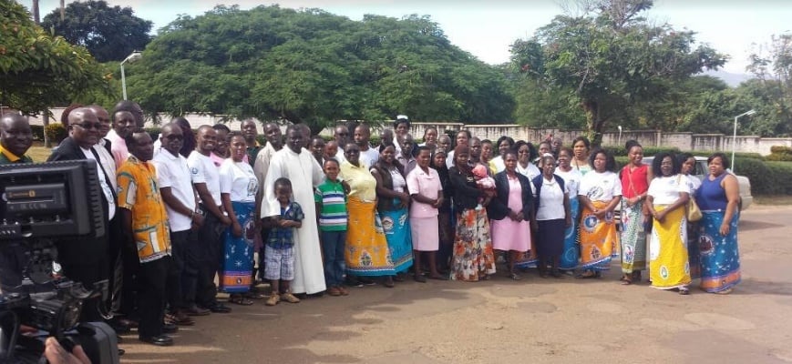 MRA Catholic Community donates food items to Mlambe Hospital - Malawi ...